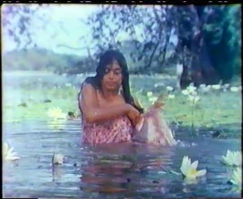 Anusha Sonali dentro biancheria intima