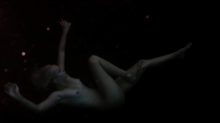 Hannah Glasby seno nudo