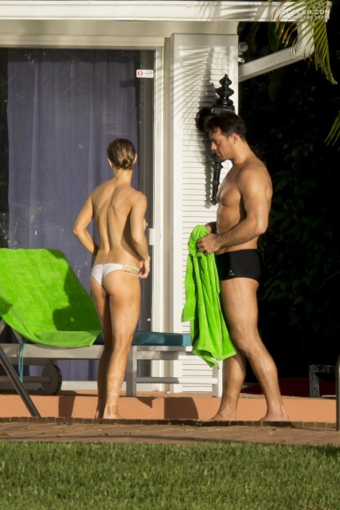 Joanna Krupa foto amatoriali culo nudo 29