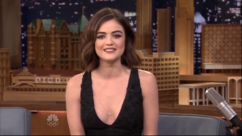 Lucy Hale collant 70